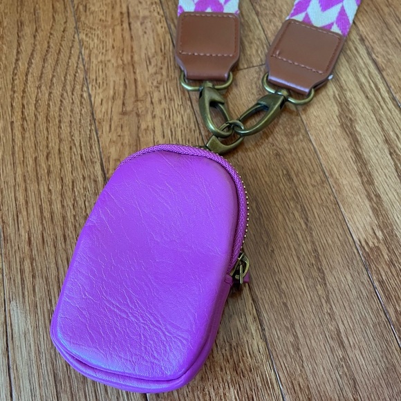 Universal Thread coin purse with adjustable crossbody chevron strap in magenta. - Picture 2 of 7
